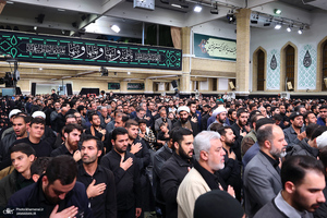 اولین شب مراسم عزاداری حضرت فاطمه‌زهرا (س) در حسینیه امام خمینی