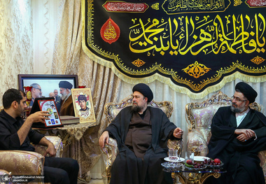 حضور آیت‌الله سید حسن خمینی در منزل سردار سپهبد شهید علی شادمانی