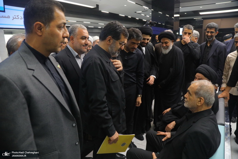 سفر رئیس جمهوری به قم و دیدار با مراجع و علما -3