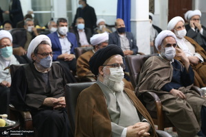 رونمایی از کتاب های «المکاسب المحرمه» و«ملحق العروه الوثقی» تالیف آیت الله العظمی صانعی(ره)