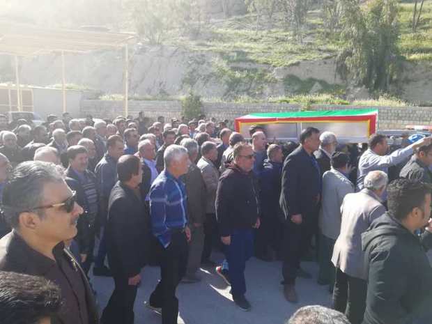 پیکر مادر شهیدان داودی در کازرون تشییع شد