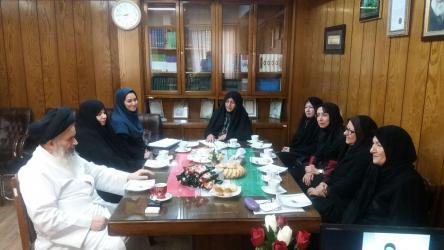 انجمن ایرانی مطالعات زنان با حضور آیت الله موسوی بجنوردی تشکیل جلسه داد
