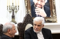 دیدار معاون اول رئیس‌جمهور با خانواده‌های  شهید رئیسی و شهید مالک رحمتی (9)