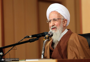 دانشگاه با نمازخانه و نماز جماعت اسلامی نمی‌شود/ انجام کارهای علمی در دانشگاه ضروری و لازم است