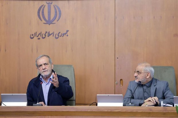 اولین واکنش پزشکیان به تجاوز به تاسیسات هسته ای: آمریکا با مشاهده ناتوانی رژیم صهیونیستی، ناگزیر به میدان آمد