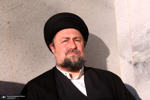 مراسم تشییع و تدفین همسر آیت الله موسوی بجنوردی (ره) در حرم امام خمینی (س)-3