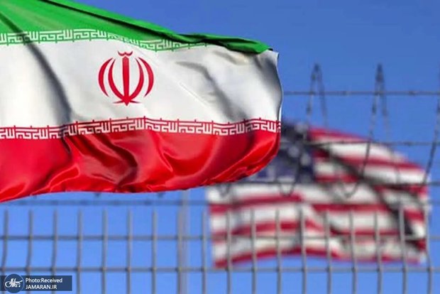 ببینید/ روایت ایرانیان دیپورت شده از آمریکا درباره مصائب مهاجرت تا اخراج! از زندان‌های چندملیتی آمریکا تا سفر ۴۰ ساعته هوایی با غل و زنجیر