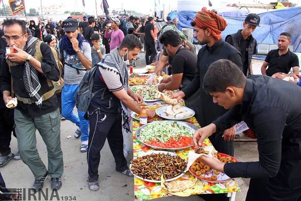 هشت میلیون پرس غذا از سوی ستاد اربعین استان مرکزی در عراق توزیع شد