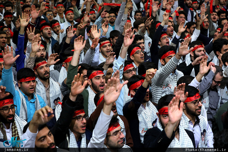 دیدار جمعی از جوانان و نوجوانان عازم اردوهای راهیان نور با رهبر معظم انقلاب