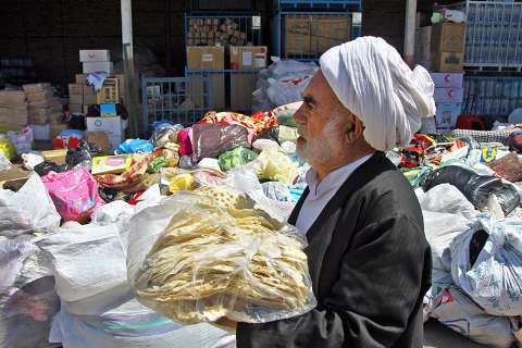 جمع آوری یک میلیارد ریال کمک مردمی آذربایجان غربی به زلزله زدگان کرمانشاه