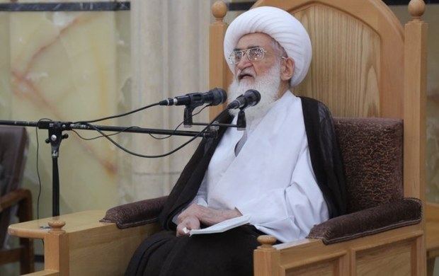 آیت الله نوری همدانی: کمک به سیلزدگان تداوم داشته باشد