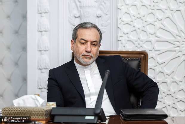 عراقچی: غنی‌سازی در ایران-چه توافقی حاصل شود و چه نشود- ادامه خواهد یافت/ اگر ایالات متحده واقعاً در پی آن است که ایران سلاح هسته‌ای نداشته باشد، دستیابی به یک توافق در دسترس است/ سیاست ما پرهیز از مذاکره در عرصه عمومی است