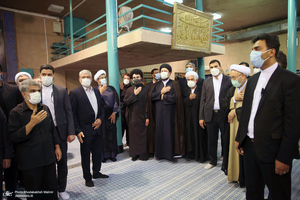 مراسم تشییع حجت الاسلام و المسلمین محتشمی پور در حسینیه جماران