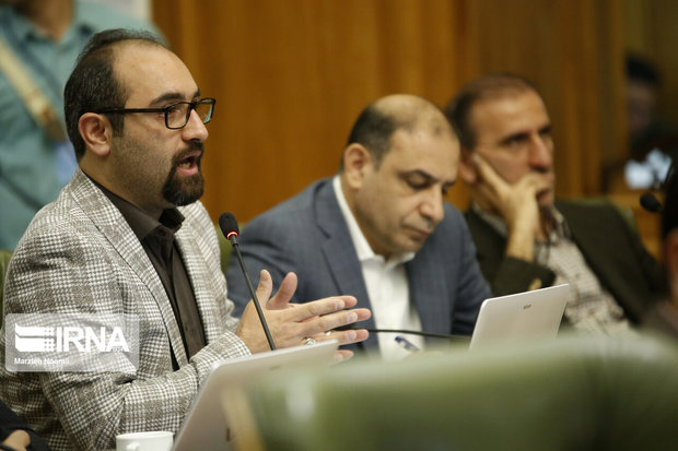 عضو شورای تهران: در اجرای طرح کنترل آلودگی هوا تجدید نظر شود
