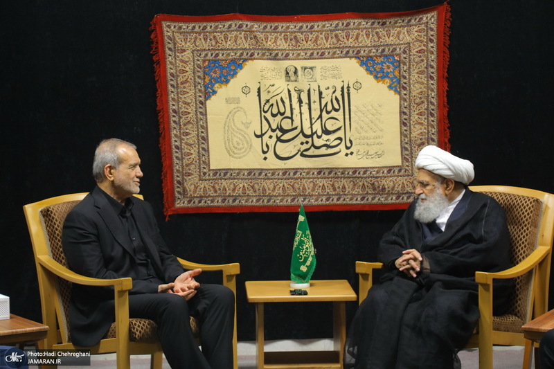 سفر رئیس جمهوری به قم و دیدار با مراجع و علما -1