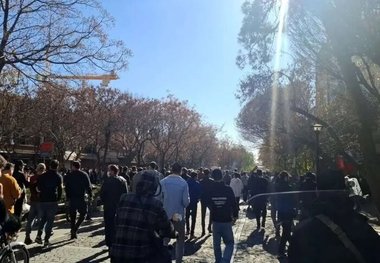 رئیس دانشگاه تربیت مدرس: هنوز تیم پژوهشی مشخصی برای بررسی اعتراضات اخیر تشکیل نشده است/ باید همه جوانان را فرزندان خودمان بدانیم؛ مهم‌ترین مسئله همین احساس تعلق است/ در حوادث اخیر بخش قابل توجهی از افراد حاضر، جوانان و حتی دانش‌آموزان بودند