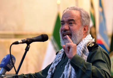 جانشین فرمانده کل سپاه: مسئولان باید مثل نوکر در برابر مردم وظایف‌شان را انجام دهند/ در جنگ‌های اخیر مانند جنگ ۱۲ روزه نیز همه دشمنان متحد شدند و ما تنها بودیم/ دشمنان نتوانستند حتی یک پیروزی بر انقلاب اسلامی به دست بیاورند