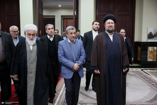 محمود احمدی نژاد به حرم امام خمینی رفت + فیلم