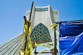 بلایی را که سر نماد تهران آمد، پیش بینی کرده بودند!