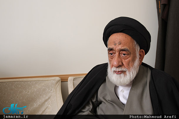 اصولگرایی تا وقتی تریبون های موثر را در اختیار دارد حذف نمی شود/ این ترییون ها در حال بی اثر شدن هستند/ آقای هاشمی الان هم در جامعه روحانیت طرفدار دارد/ اصلاح طلبان خیلی جاها برای حفظ نظام بهتر کار می کنند