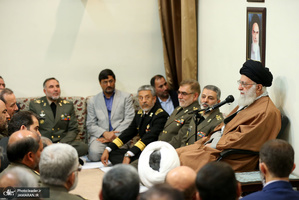 دیدار فرماندهان ارشد ارتش و جمعی از فرماندهان و کارکنان نیروی زمینی با فرمانده کل قوا