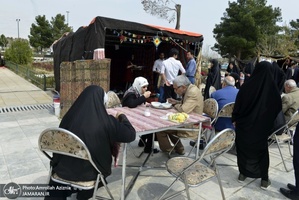 نمایشگاه عطر یاس در جوار حرم امام خمینی(س)