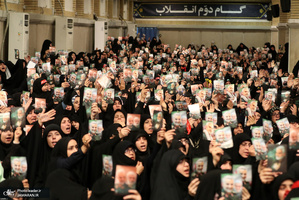 دیدار هزاران نفر از مردم قم با رهبر معظم انقلاب