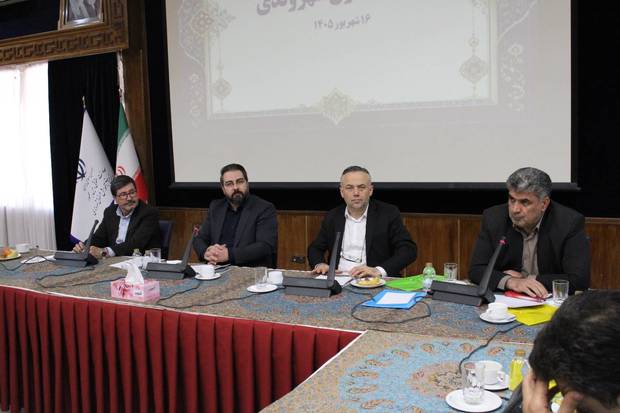 کلهری، مدیرکل حوزه معاون حقوقی رئیس‌جمهور: در برخورد با مدیران و کارکنان باید میان تخلف اداری و فساد تفاوت قائل شد