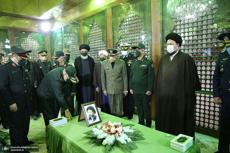 تجدید بیعت فرماندهان ارشد نیروهای مسلح با آرمان های حضرت امام خمینی (س)