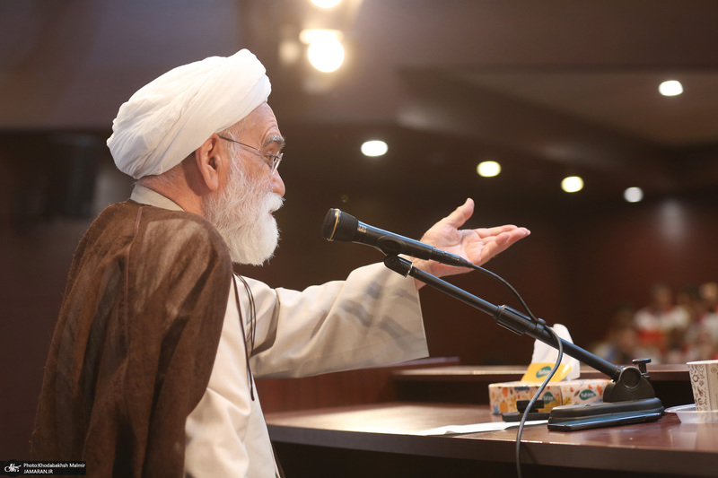 دیدار رییس و امدادگران جمعیت هلال احمر با سید حسن خمینی