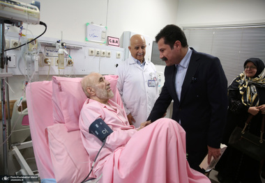 عیادت جمعی از شخصیت های سیاسی و فرهنگی از سید محمد خاتمی - 1