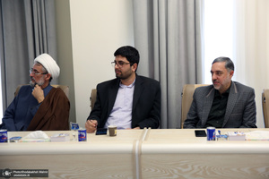 نشست بررسی زمینه‌های حضور فرهنگی و هنری موسسه تنظیم و نشر آثار امام خمینی (س) در عراق