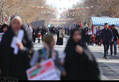 حضور در راهپیمایی 22 بهمن تا زمانی که انقلاب به دست امام زمان (عج) برسد ادامه دارد