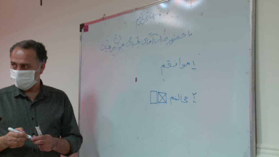 رئیس هیئت فوتبال قم برکنار شد/ غیبت مدیرکل ورزش و جوانان و اعضای هیئت رئیسه مجمع در جلسه جنجالی