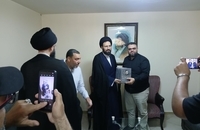 دیدار سید علی خمینی با فرزند شهید سید عباس موسوی در لبنان (2)