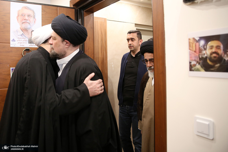 دیدار سید حسن خمینی با خانواده شهیدان لاریجانی