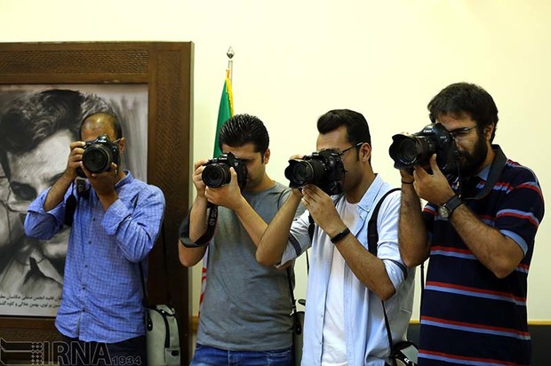 نشست تخصصی نگاه عکاسانه در زاهدان برگزار شد