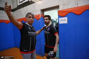 مسابقه فوتسال خیریه بین تیم هنرمندان و منتخب بنیاد حضرت زینب (س)