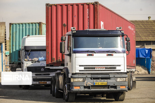۱۵۸ هزار تن کالای استاندارد از مرز مهران به عراق صادر شد