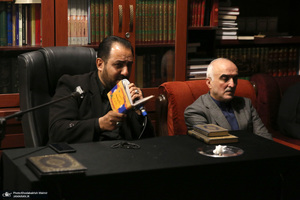 حضور جمعی از شخصیت های سیاسی در منزل مرحوم آیت الله موسوی بجنوردی (ره) -3