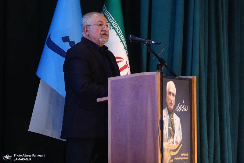 آیین بدرقه استاد محمدعلی اسلامی ندوشن در روزنامه اطلاعات