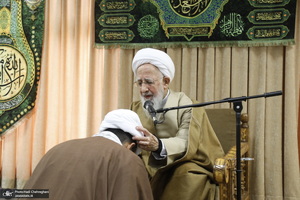 عمامه گذاری طلاب توسط مراجع عظام تقلید در روز میلاد امام علی (ع)‎