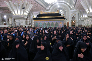 مراسم عزاداری شام غریبان در حرم امام خمینی (س)