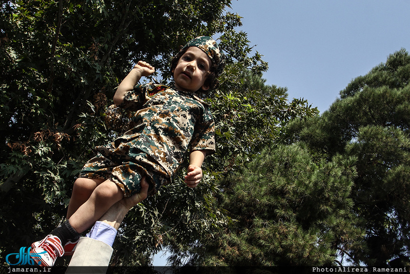 راهپیمایی نمازگزاران در اعتراض به کشتار مسلمانان میانمار