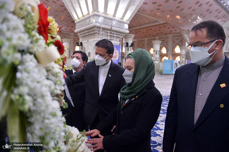 ادای احترام سفرای کشورهای عضو آلبا به مقام شامخ امام خمینی (س)