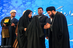 مراسم تجلیل از دانش آموزان برگزیده فرهنگی، هنری و قرآن، عترت و نماز منطقه 19