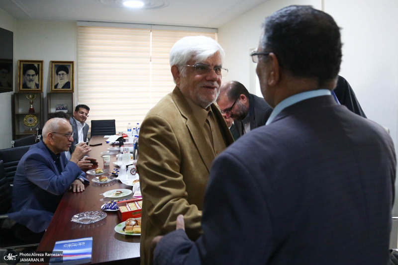 دیدار نوروزی برخی از چهره های سیاسی و دانشگاهی با محمدرضا عارف