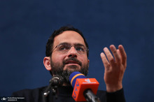 محسن برهانی: قانونگذاران روی‌شان می‌شود روز زن را به مادر و همسرشان تبریک بگویند؟