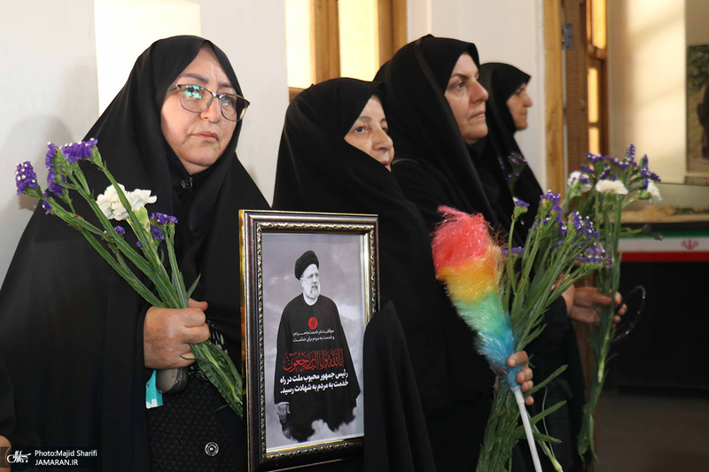 غبار روبی و عطر افشانی بیت و زادگاه امام خمینی (س)