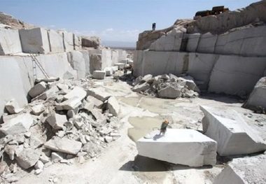 مجوز سه طرح صنعتی تولید کاغذ از ضایعات سنگ نما در محلات صادر شد